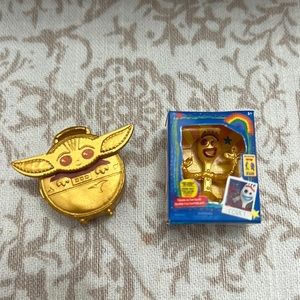 *ZURU MINI BRANDS DISNEY TOY LOT*~ (2 pcs) GOLD TOY STORY FORKY & STAR WARS YODA